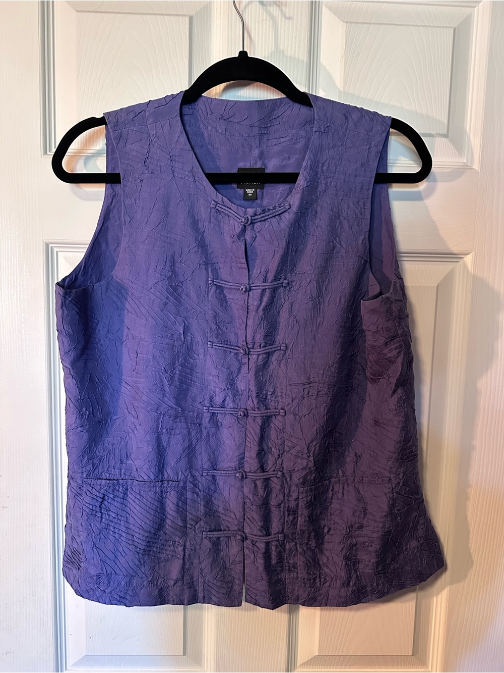 Eileen Fisher 100% Silk Sleeveless Textured Tank in Purple